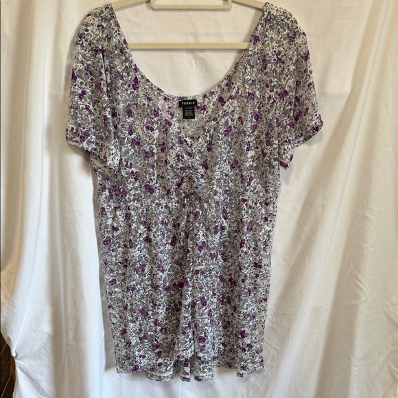 Torrid Purple and White Floral Blouse - Picture 1 of 6
